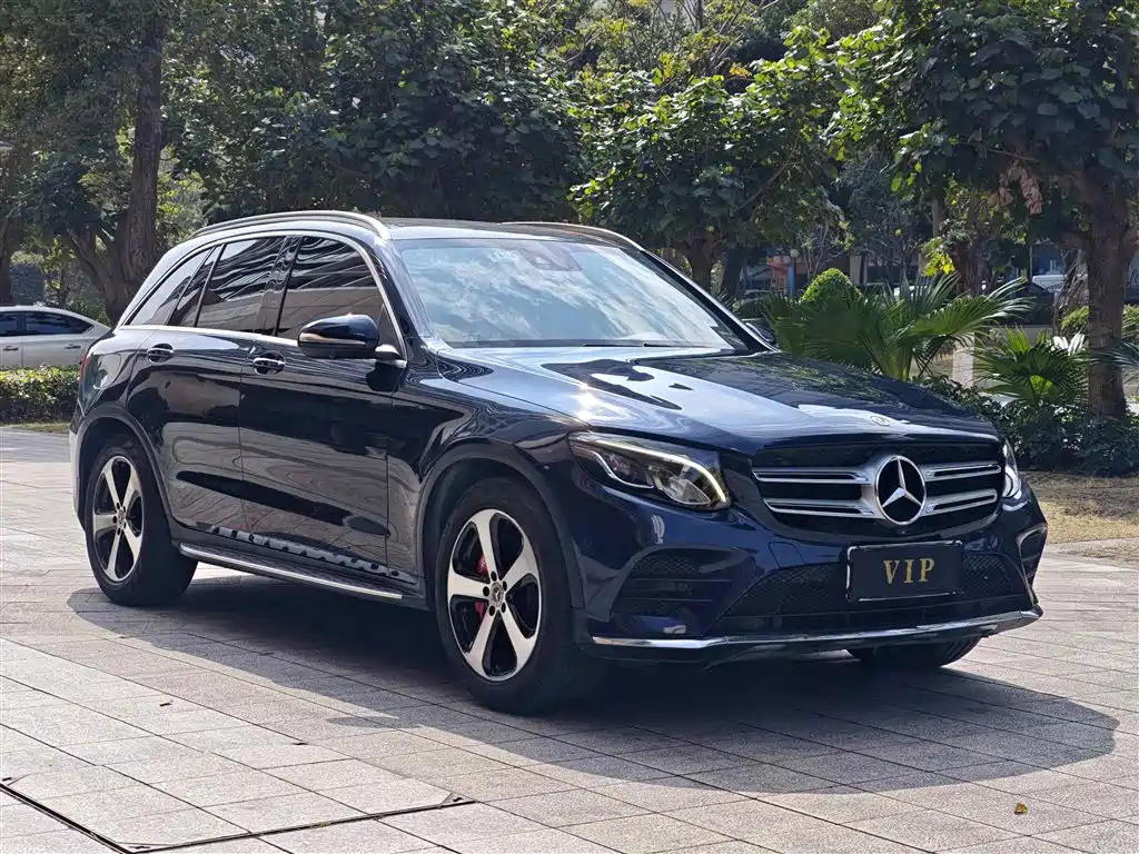 MERCEDES-BENZ GLC