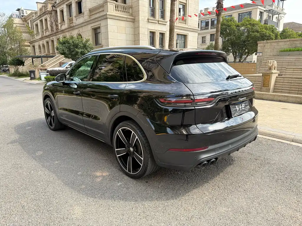 PORSCHE CAYENNE