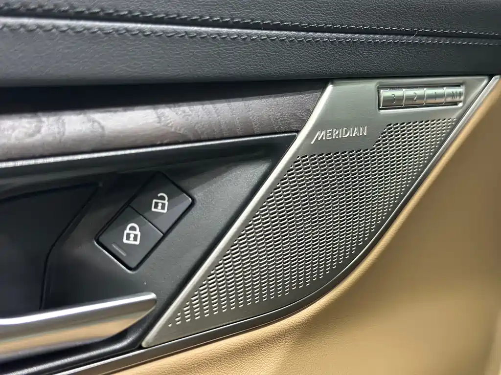 Jaguar XFL — миниатюра 26
