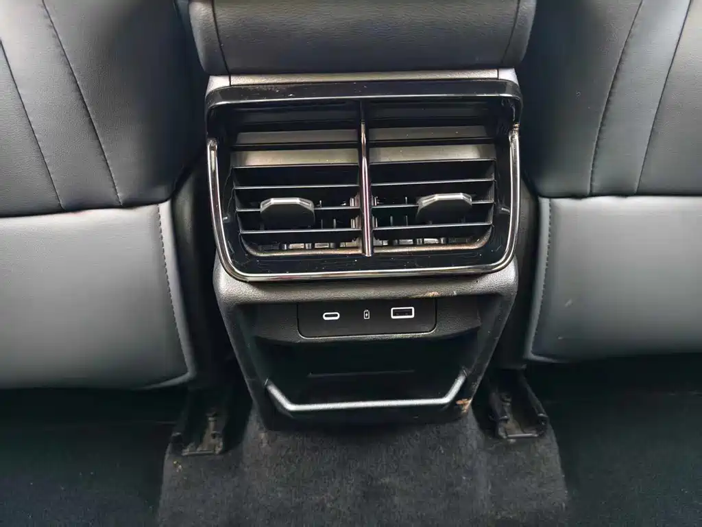 Geely Boyue L — миниатюра 14