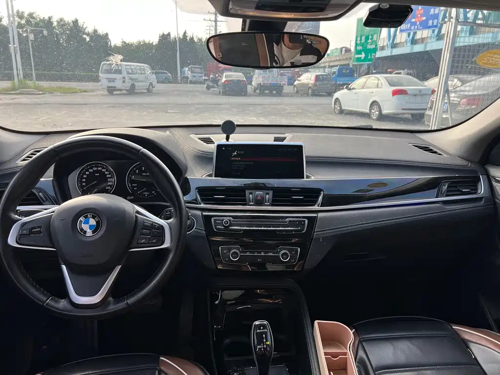 BMW X2 (Import) — миниатюра 6
