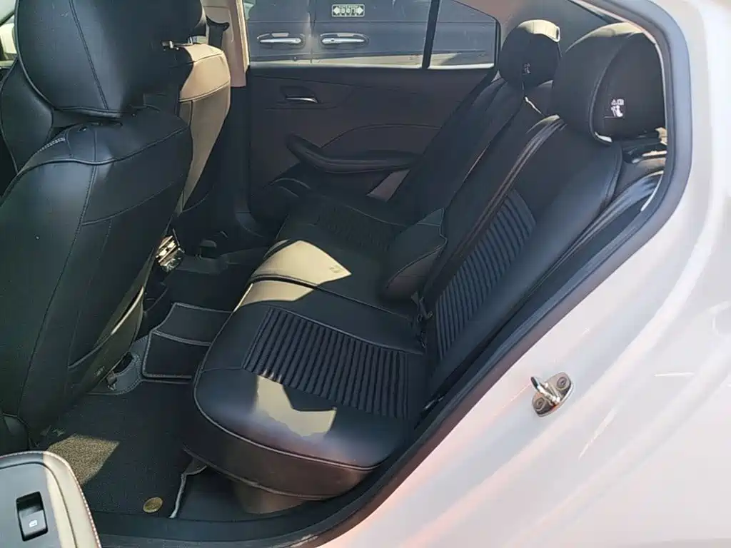 Roewe i5 — миниатюра 17