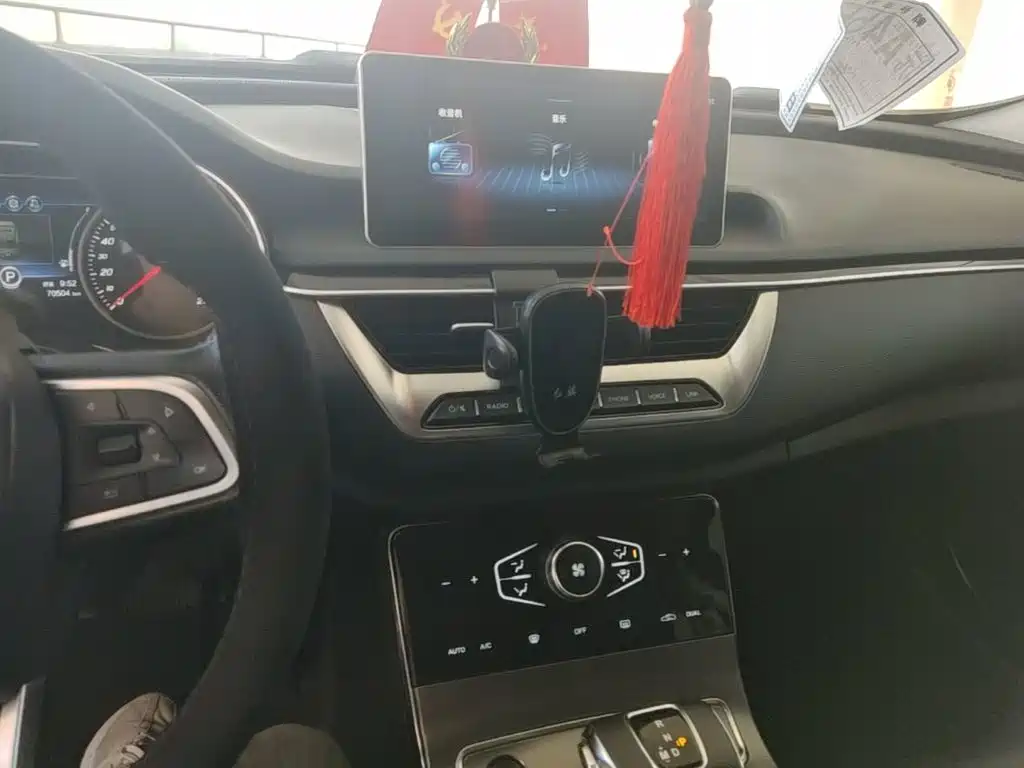 Hongqi Hongqi H5 — миниатюра 13