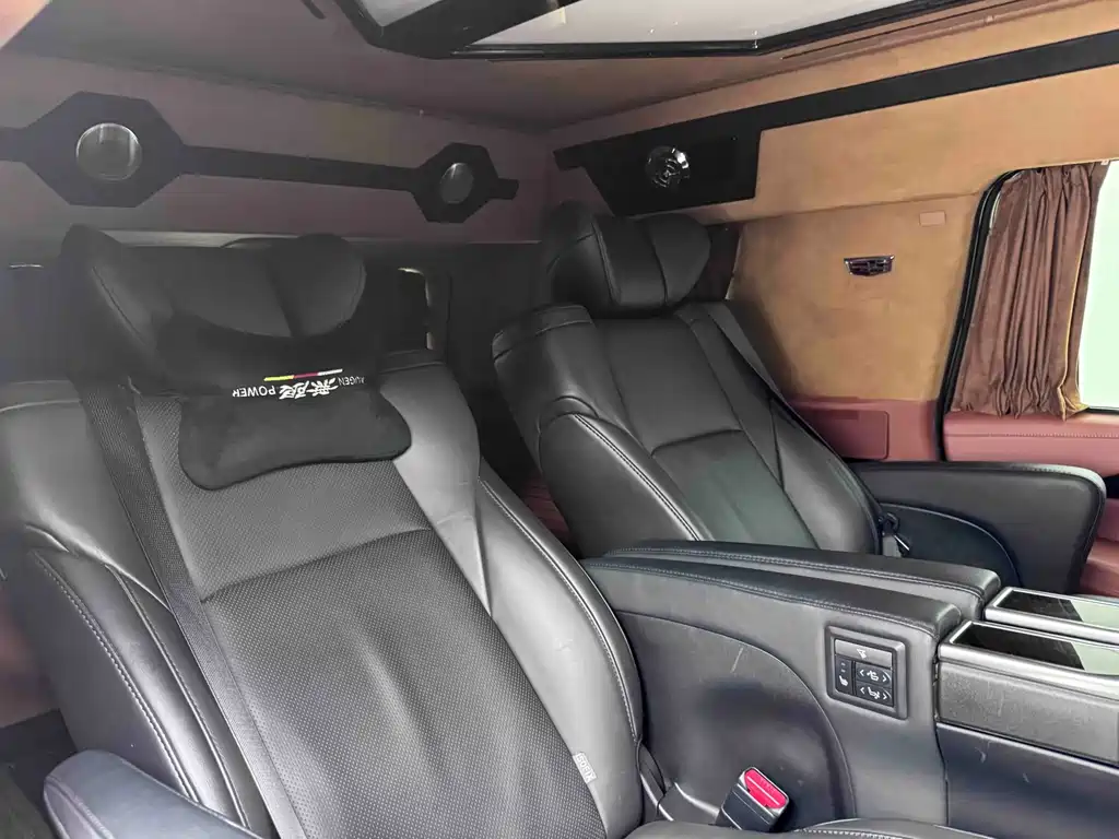 Cadillac Escalade — миниатюра 28