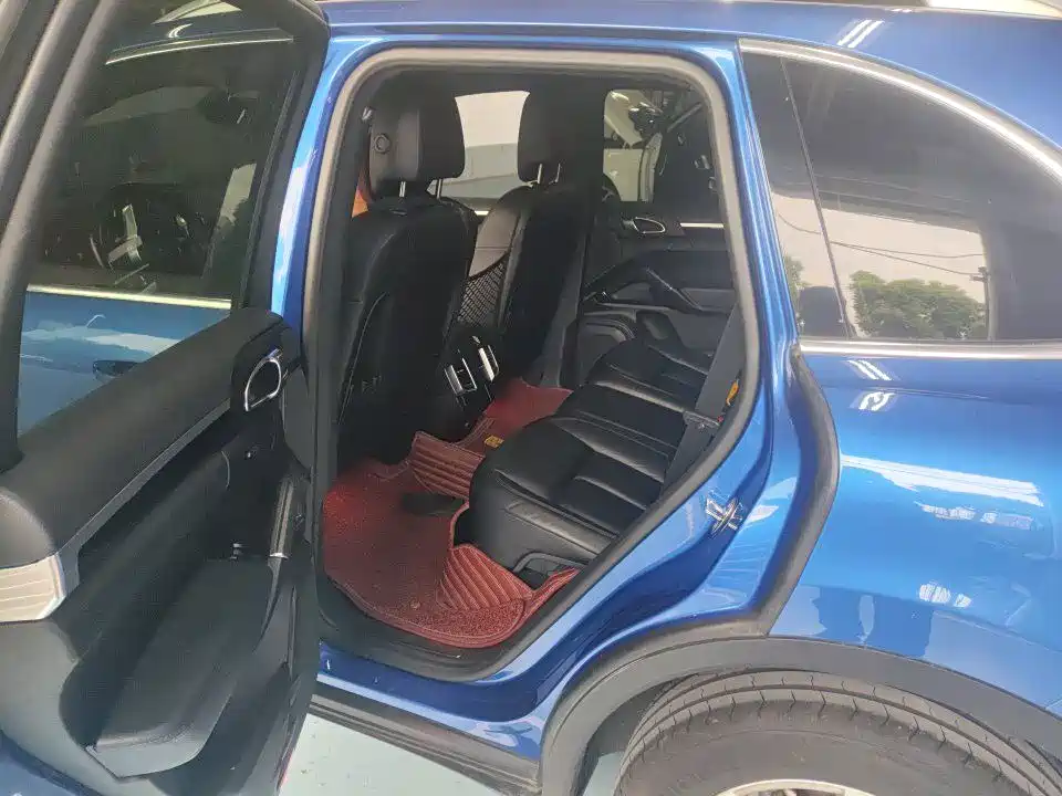 Porsche Cayenne — миниатюра 5