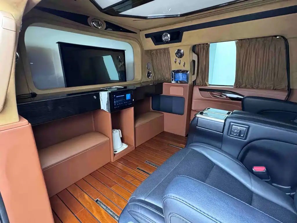 Cadillac Escalade — миниатюра 23