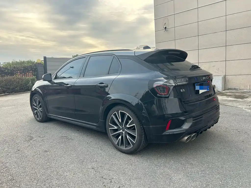 Lynk & Co 02 Hatchback — миниатюра 11