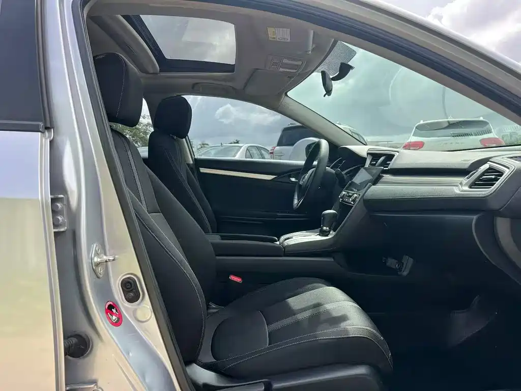 Honda Civic 2019 220TURBO CVT V