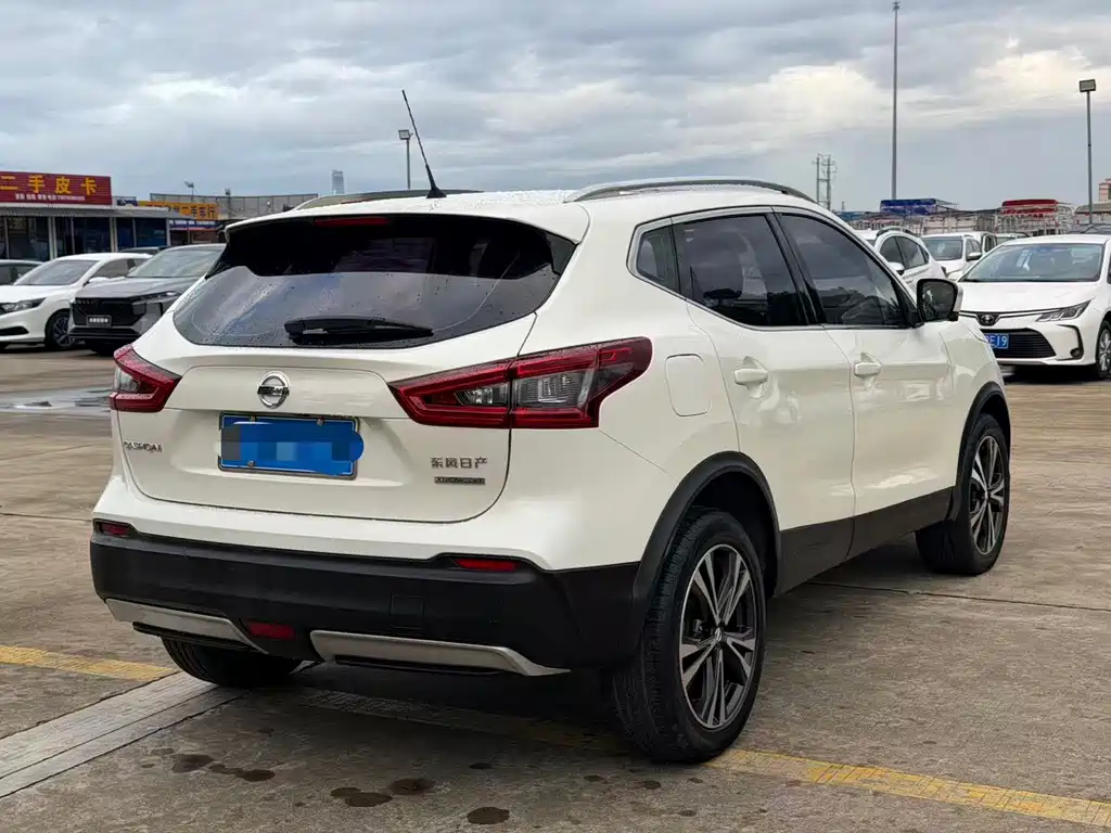 Nissan Qashqai — миниатюра 7
