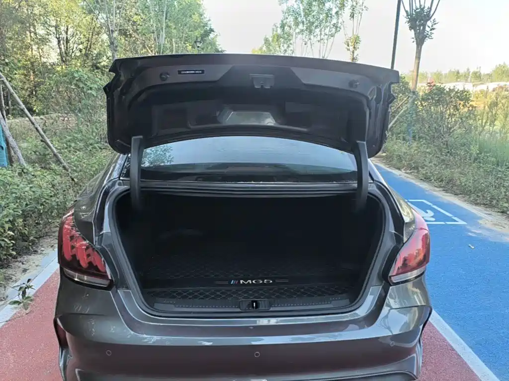 MG MG5 - фото 19