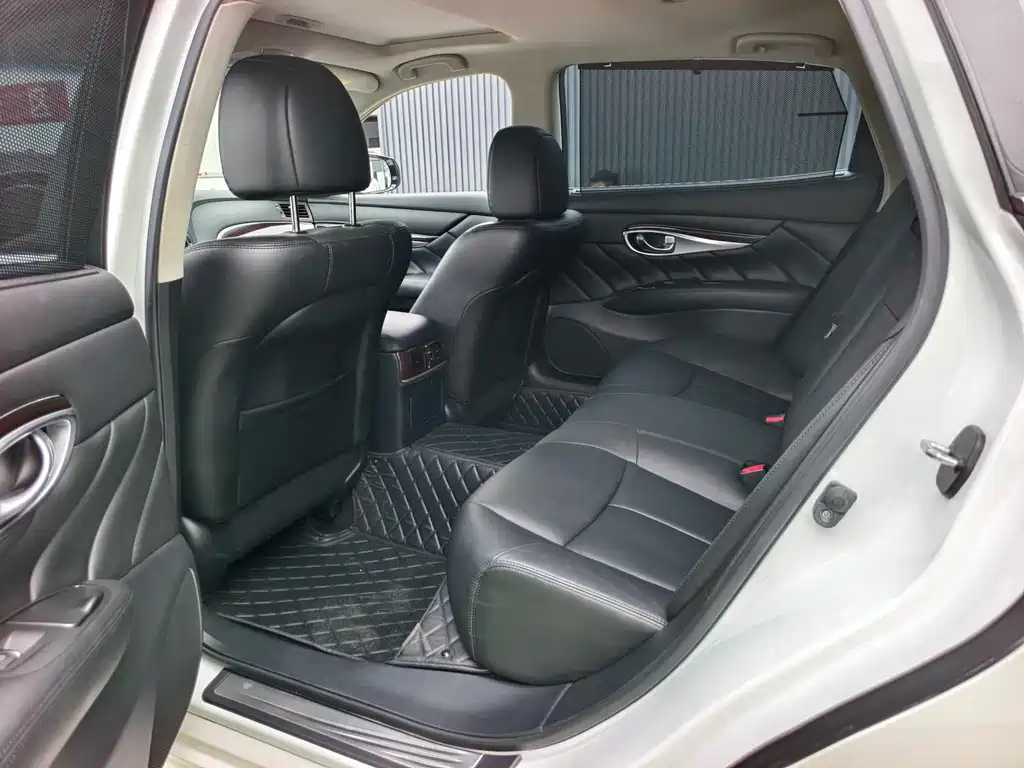 Infiniti Q70 — миниатюра 12