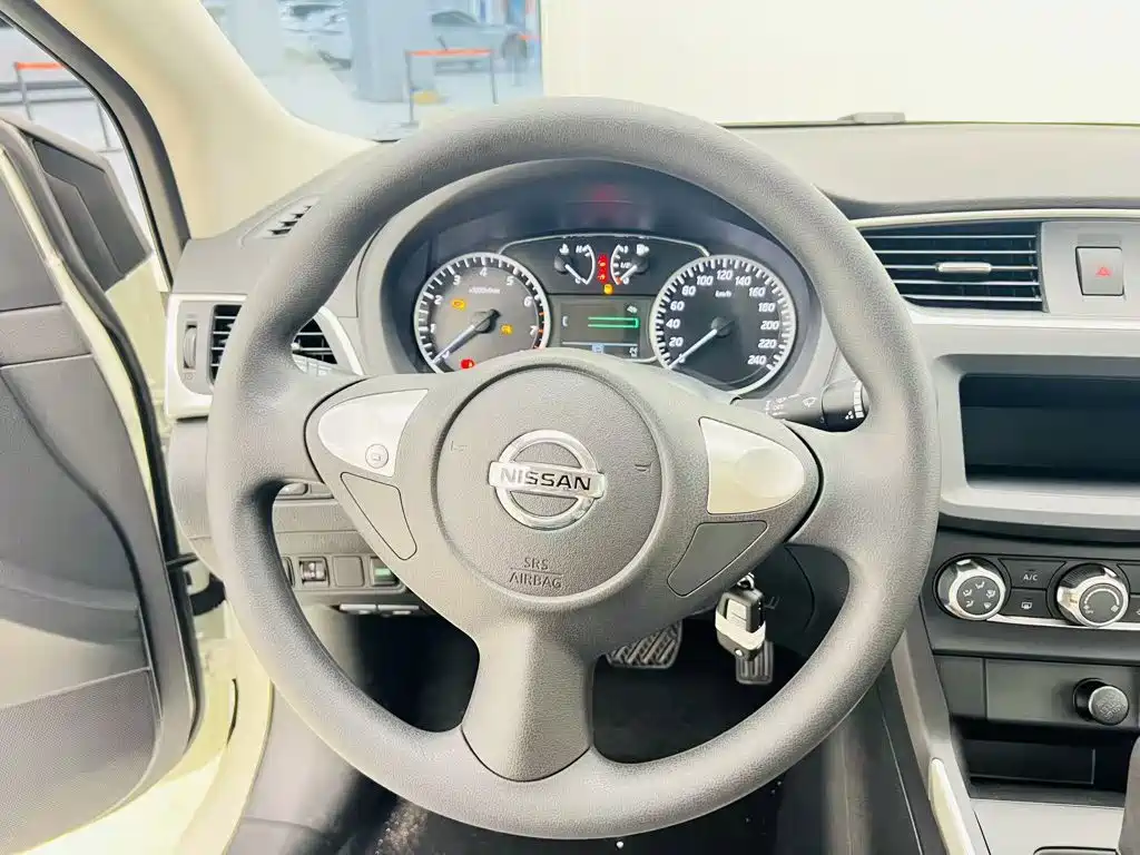 Nissan Sylphy — миниатюра 10