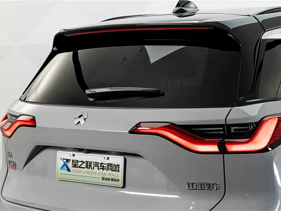 NIO ES8 2020 415KM мест