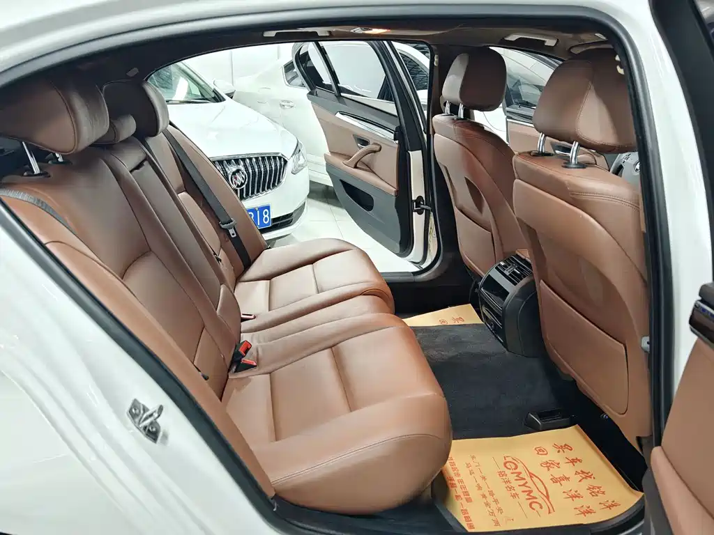 BMW 5 Series — миниатюра 9