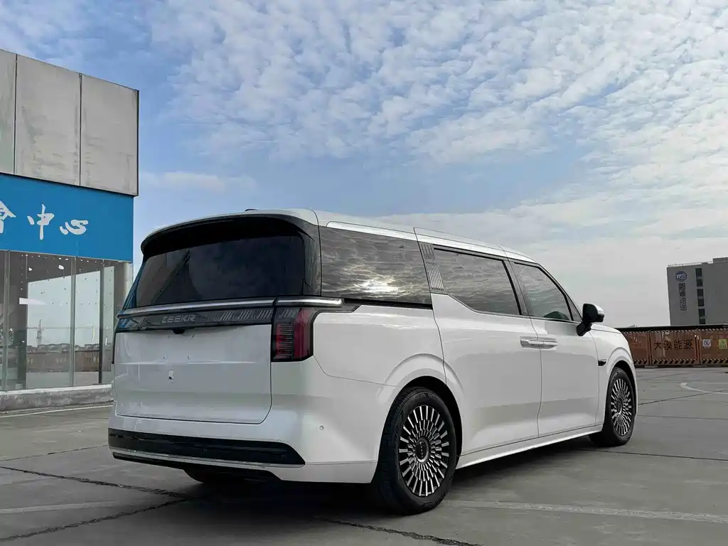 ZEEKR EXTREME KRYPTON 009