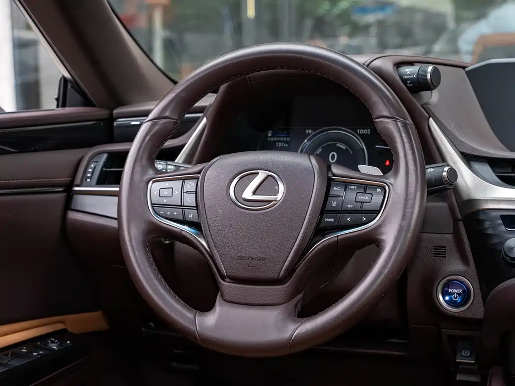 Lexus ES — миниатюра 14