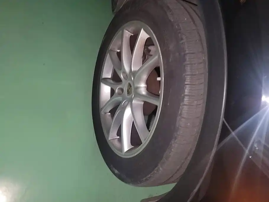 Porsche Cayenne — миниатюра 6