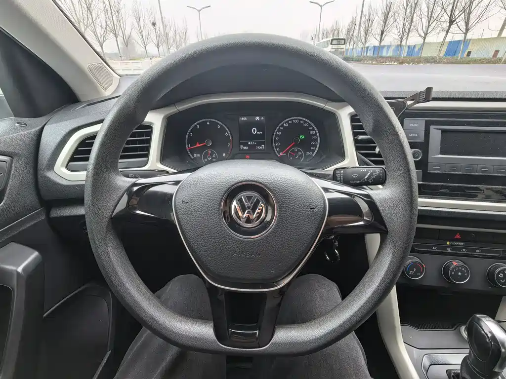 VOLKSWAGEN T ROC EXPLORING SONGS