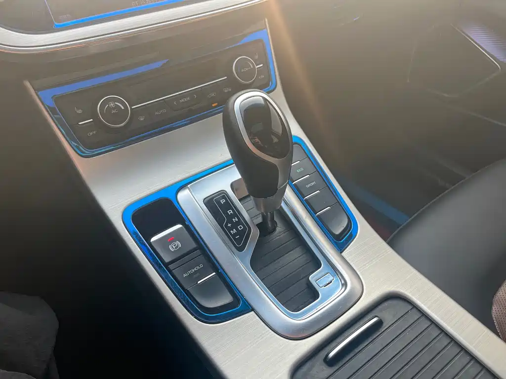 GEELY AUTOMOBILE EMGRAND GL