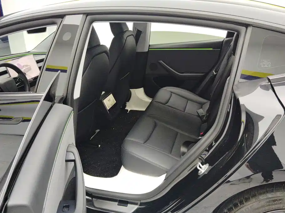 Tesla Model 3 — миниатюра 11
