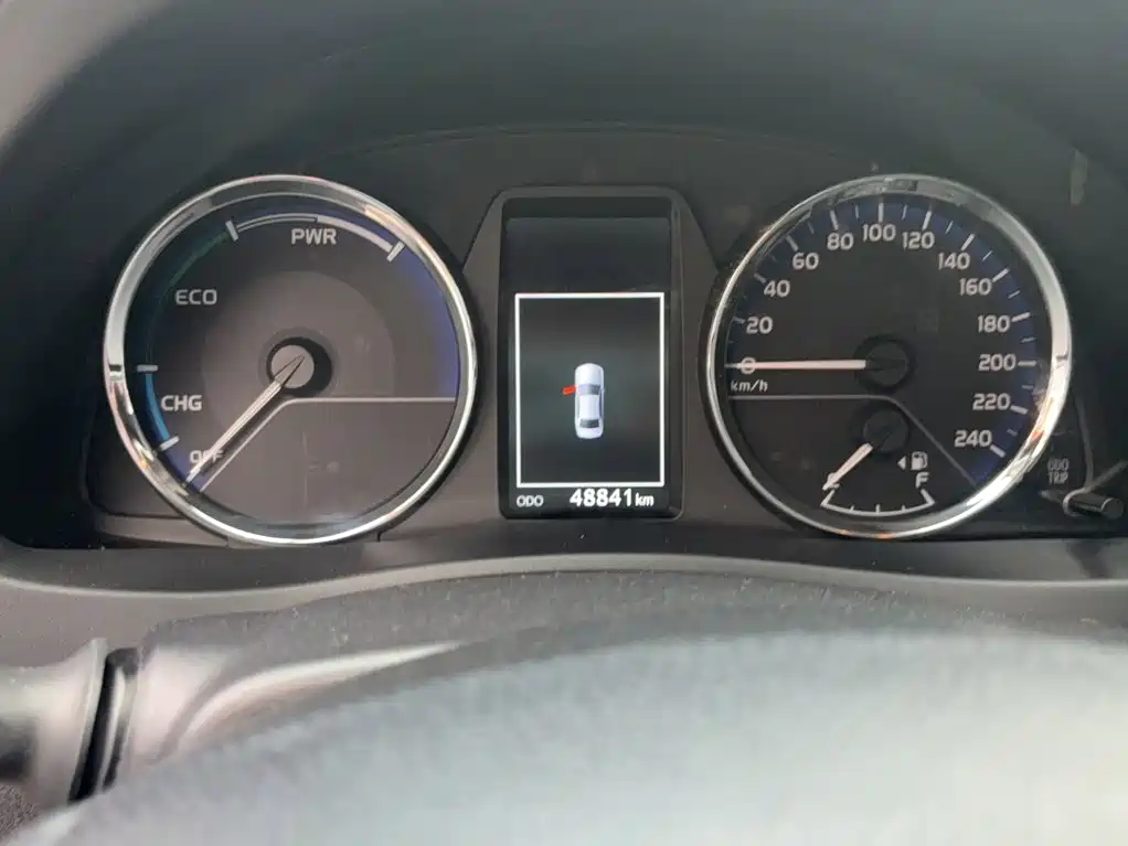 Toyota Corolla Hybrid — миниатюра 11