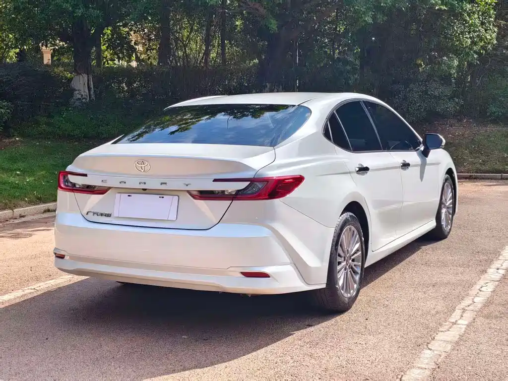 Toyota Camry — миниатюра 9