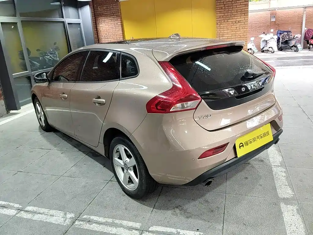 Volvo V40 — миниатюра 3