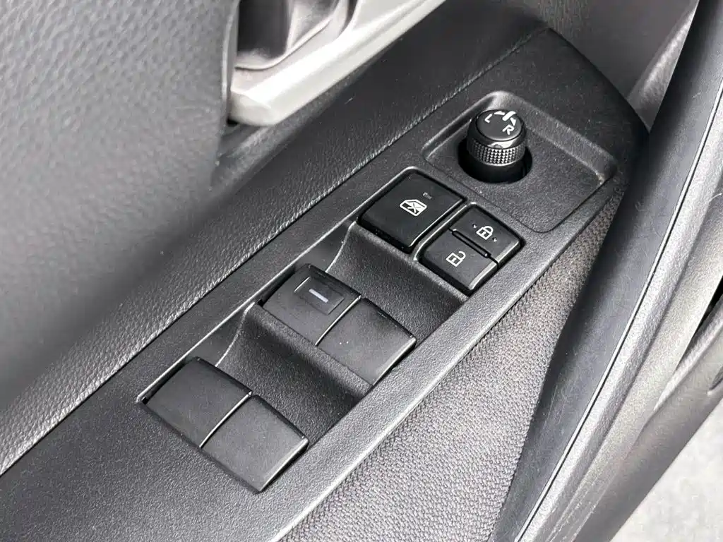 Toyota Corolla — миниатюра 13
