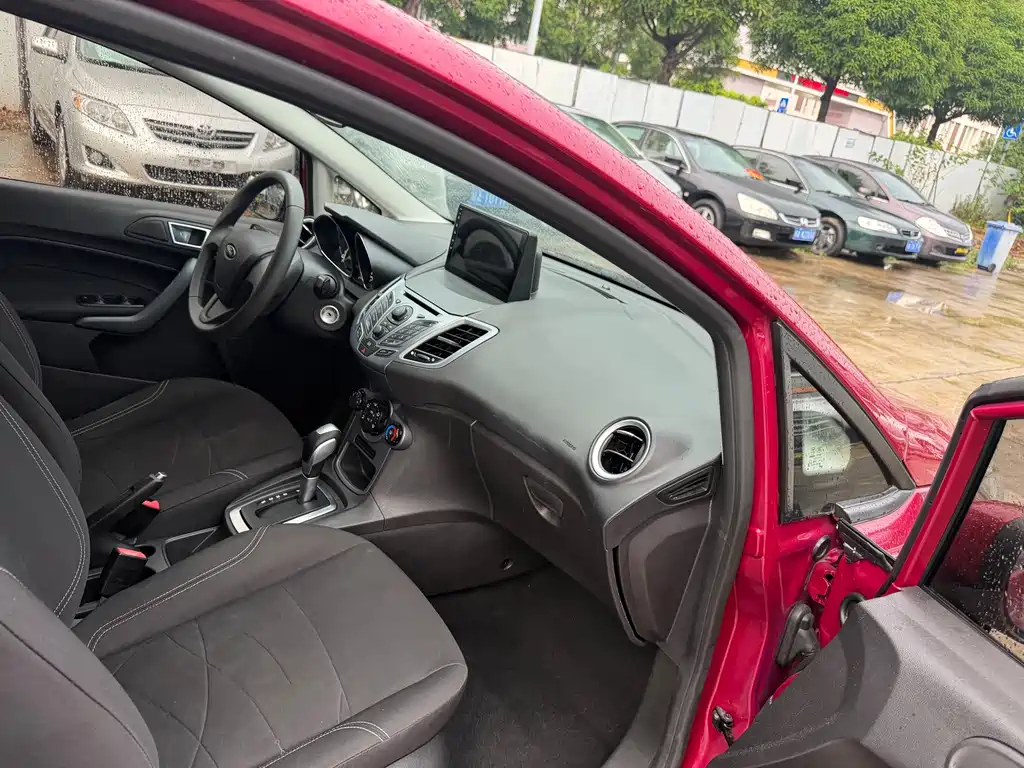 Ford Fiesta — миниатюра 9