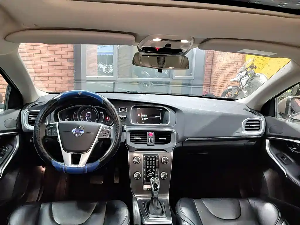 Volvo V40 — миниатюра 12