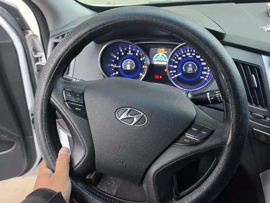 Hyundai Sonata — миниатюра 15
