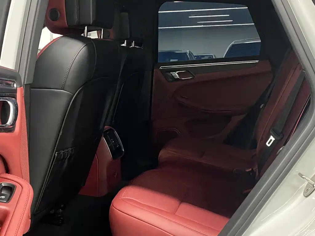 Porsche Macan — миниатюра 10