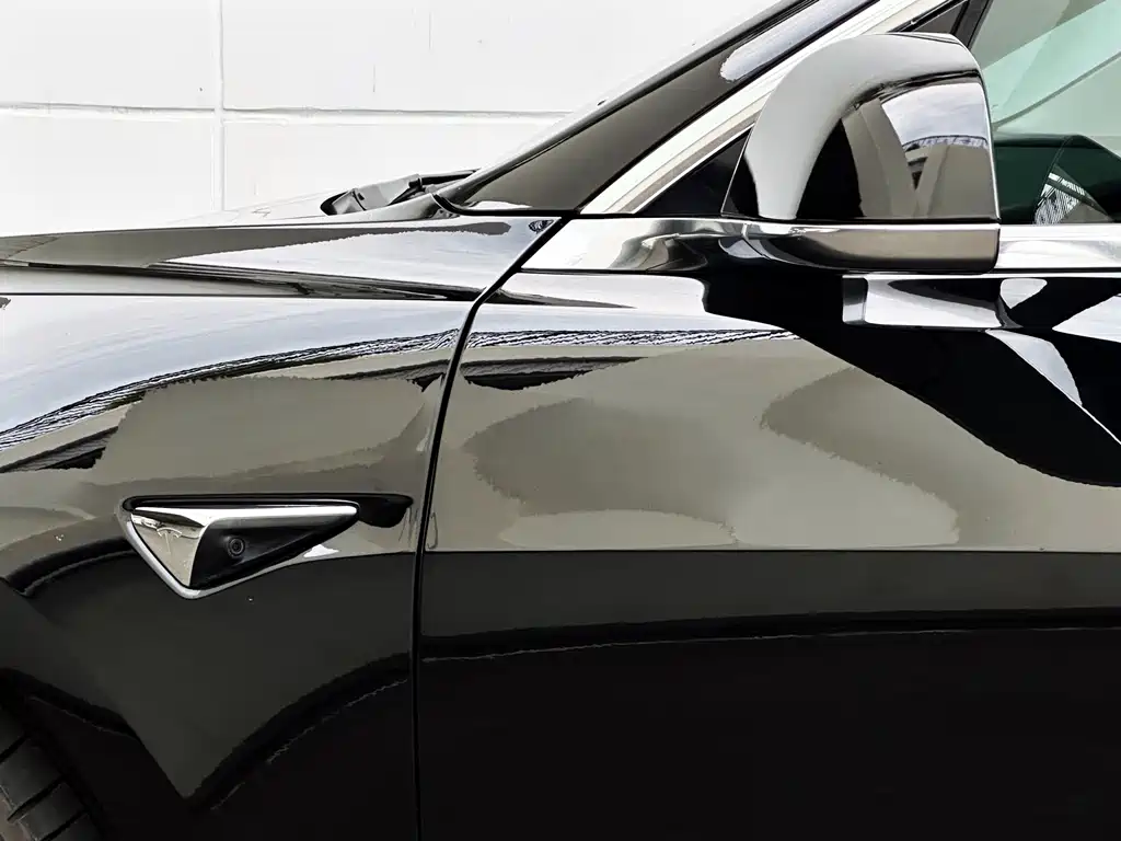 Tesla Model 3 — миниатюра 5