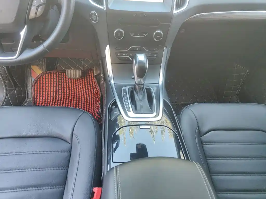 Ford Edge — миниатюра 14