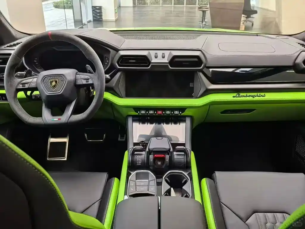 Lamborghini Urus SE 2025 4.0T Standard