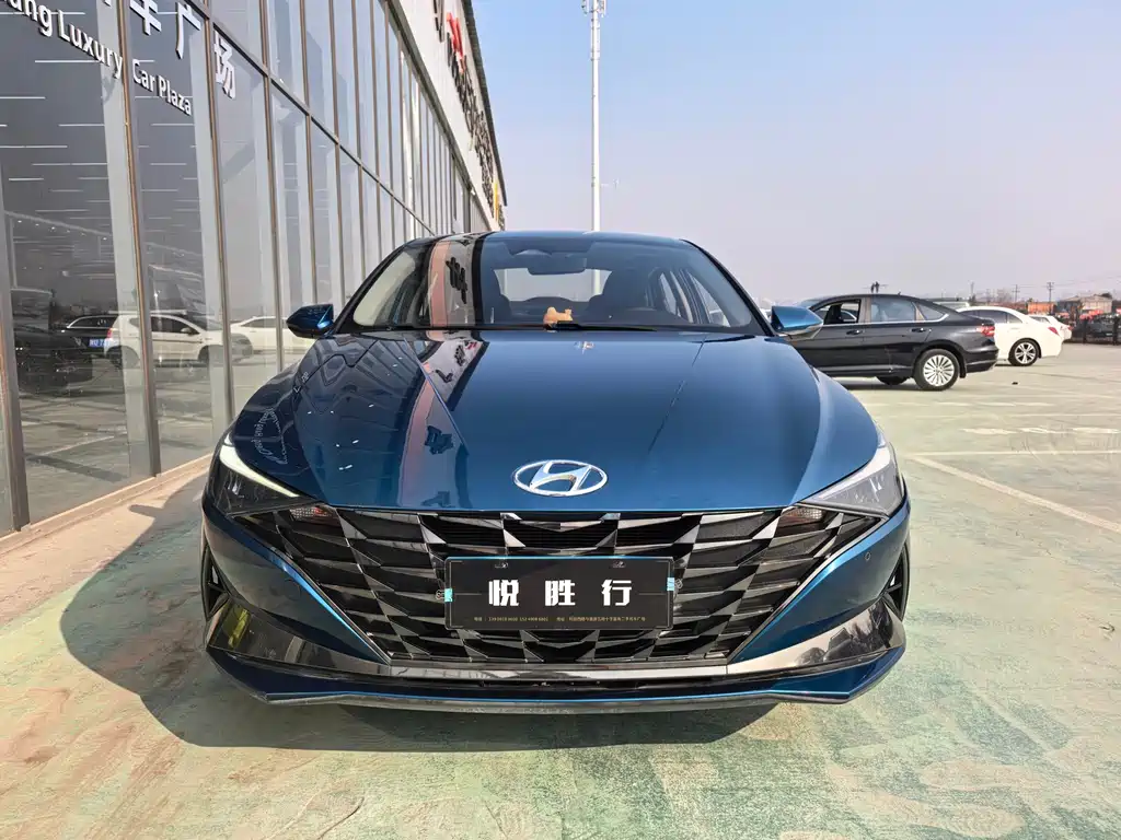HYUNDAI ELANTRA