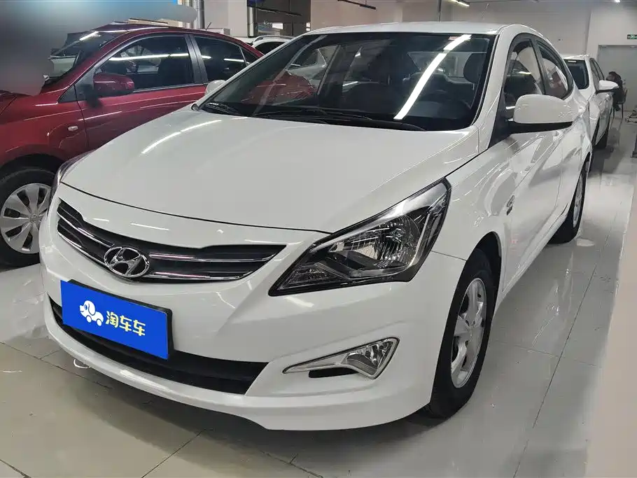 HYUNDAI RENA