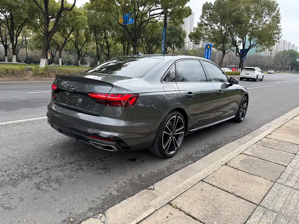 AUDI A4L