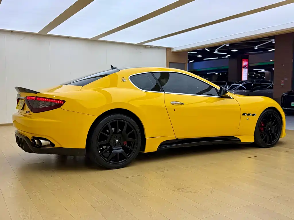 Maserati GranTurismo — миниатюра 5
