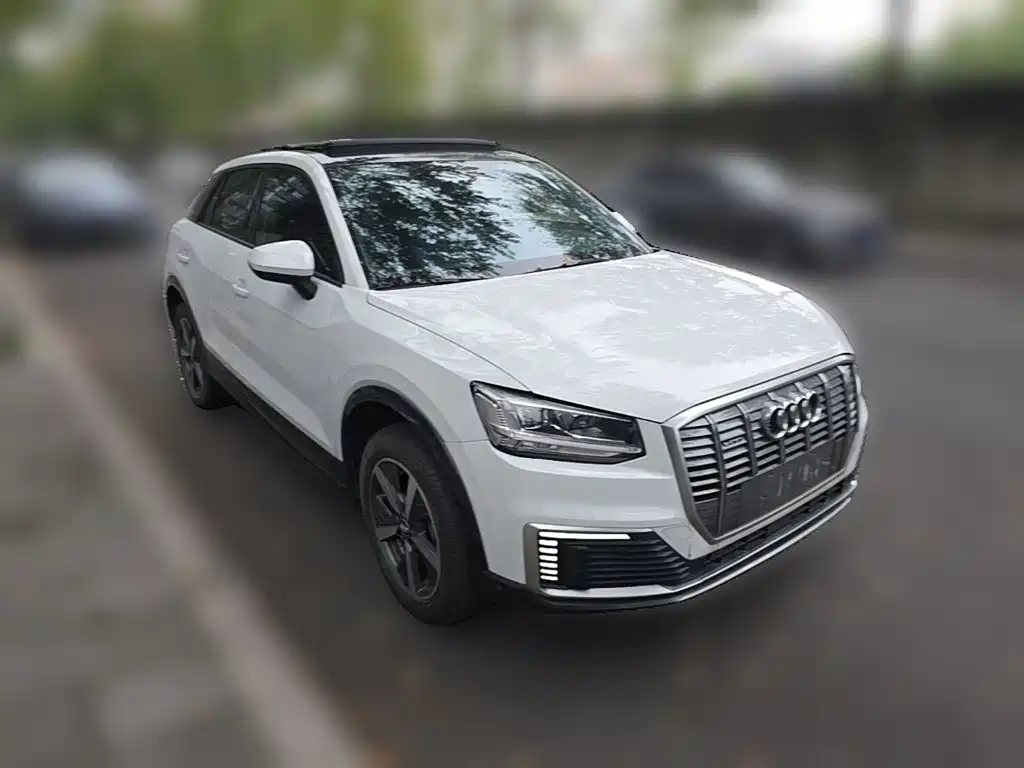 Audi Q2L e-tron — миниатюра 6