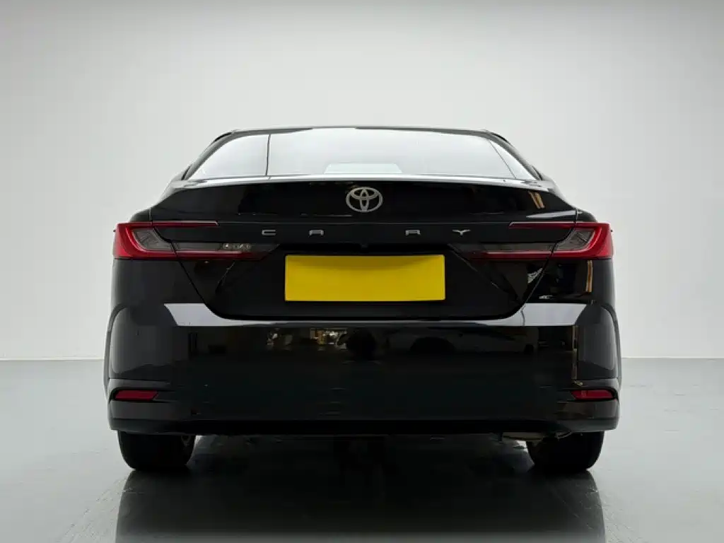 Toyota Camry — миниатюра 5
