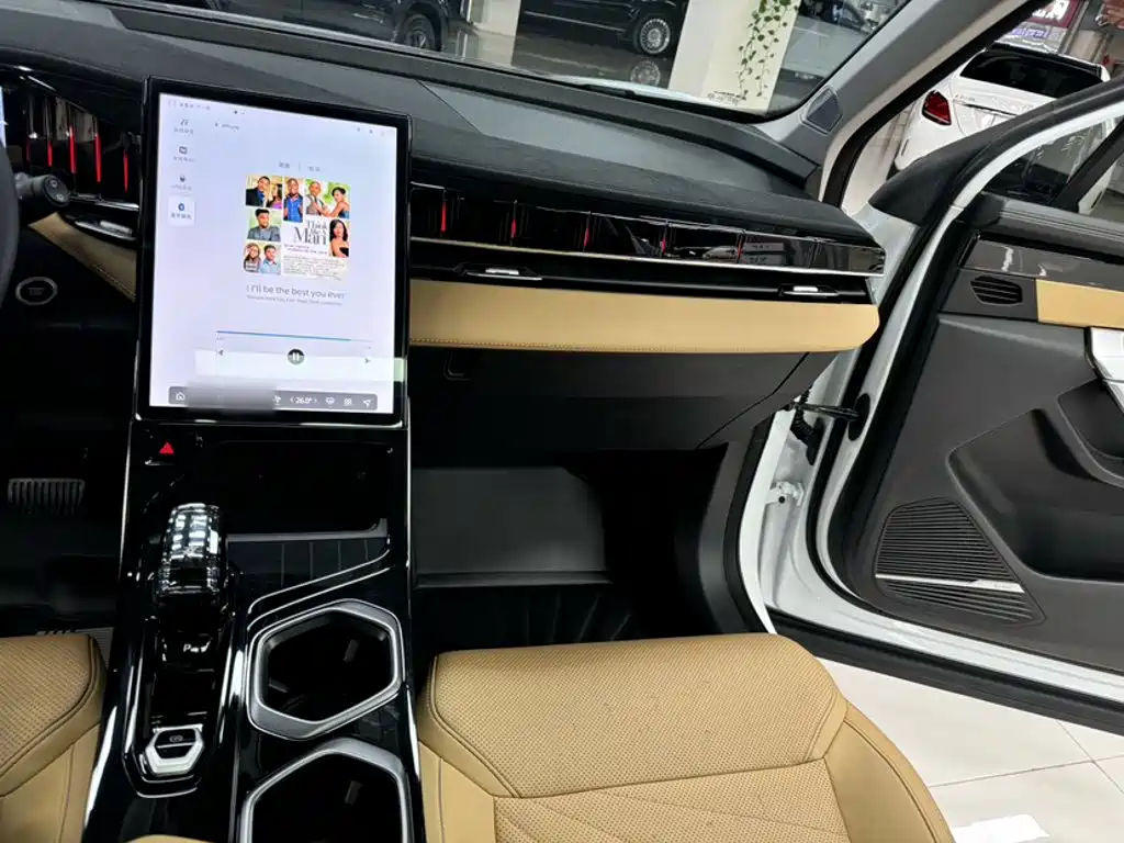Geely Boyue L — миниатюра 21