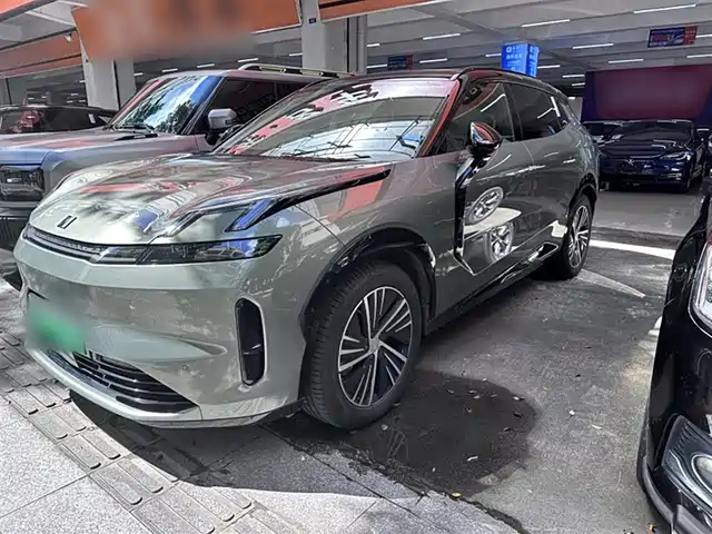 LYNK  & CO. 08 EM P 2024