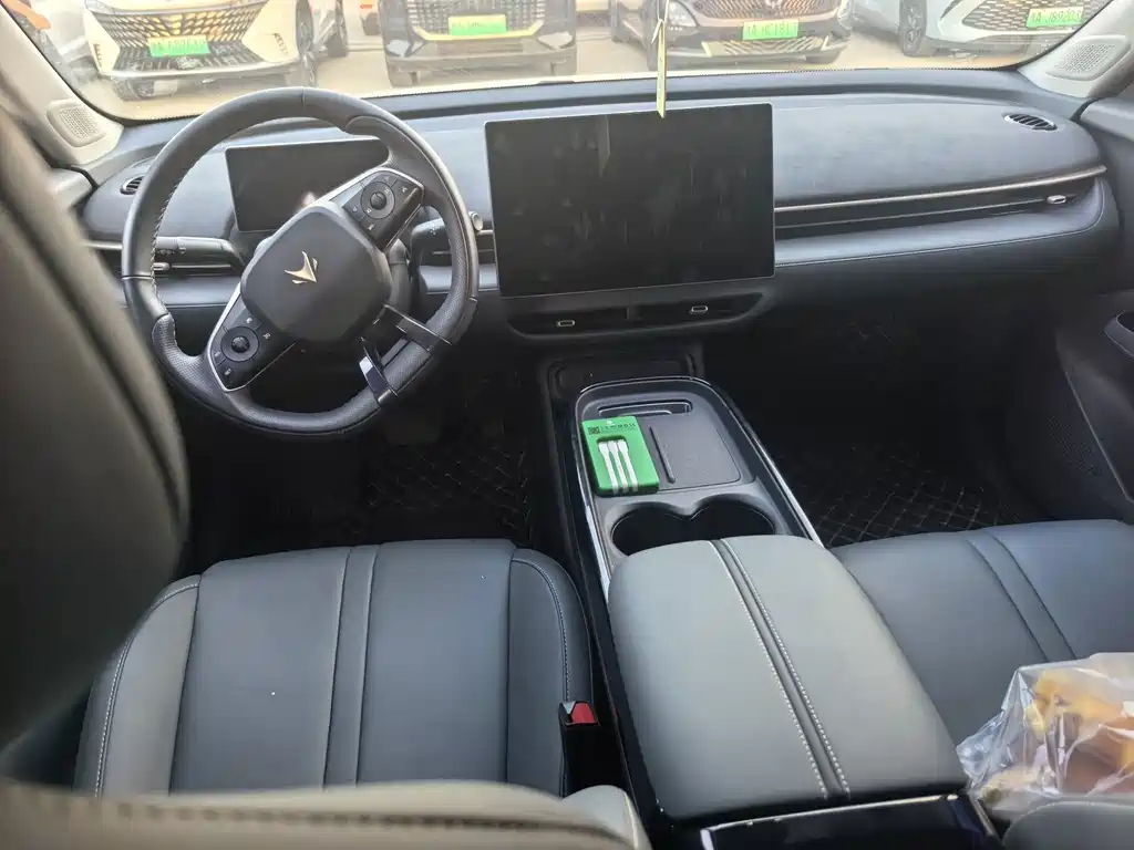 ARCFOX Beta T1 — миниатюра 6