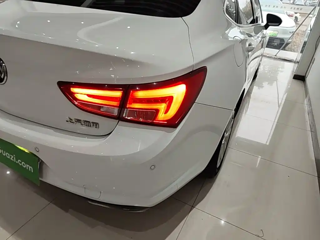 Buick Verano — миниатюра 8