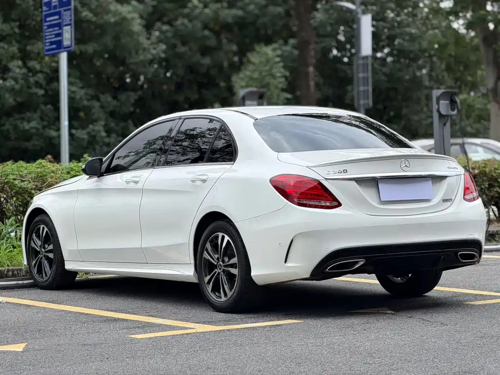 Mercedes-Benz C-Class — миниатюра 6