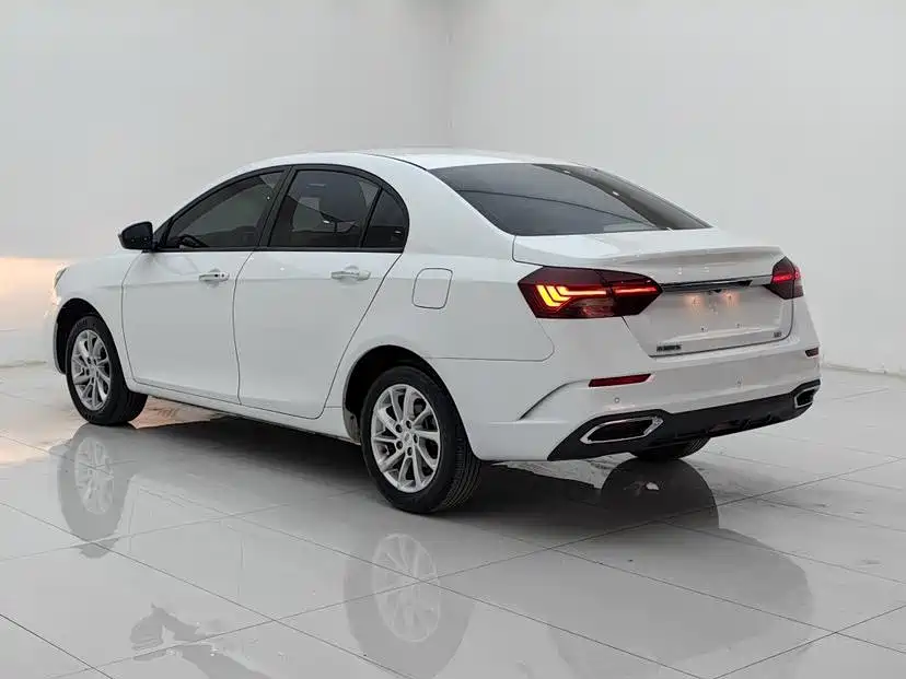 Geely Emgrand — миниатюра 3