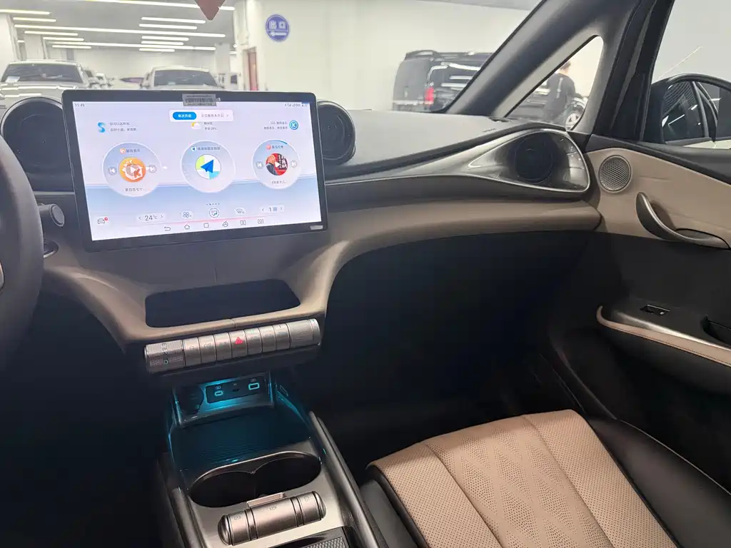 BYD Dolphin — миниатюра 11