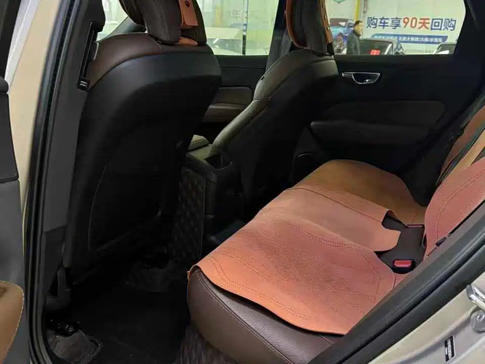 VOLVO XC60 PLUG IN HYBRID