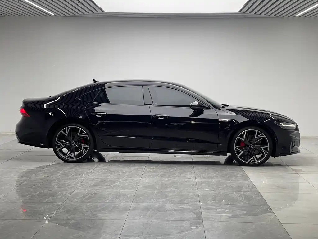 Audi A7L 2024 45 TFSI quattro
